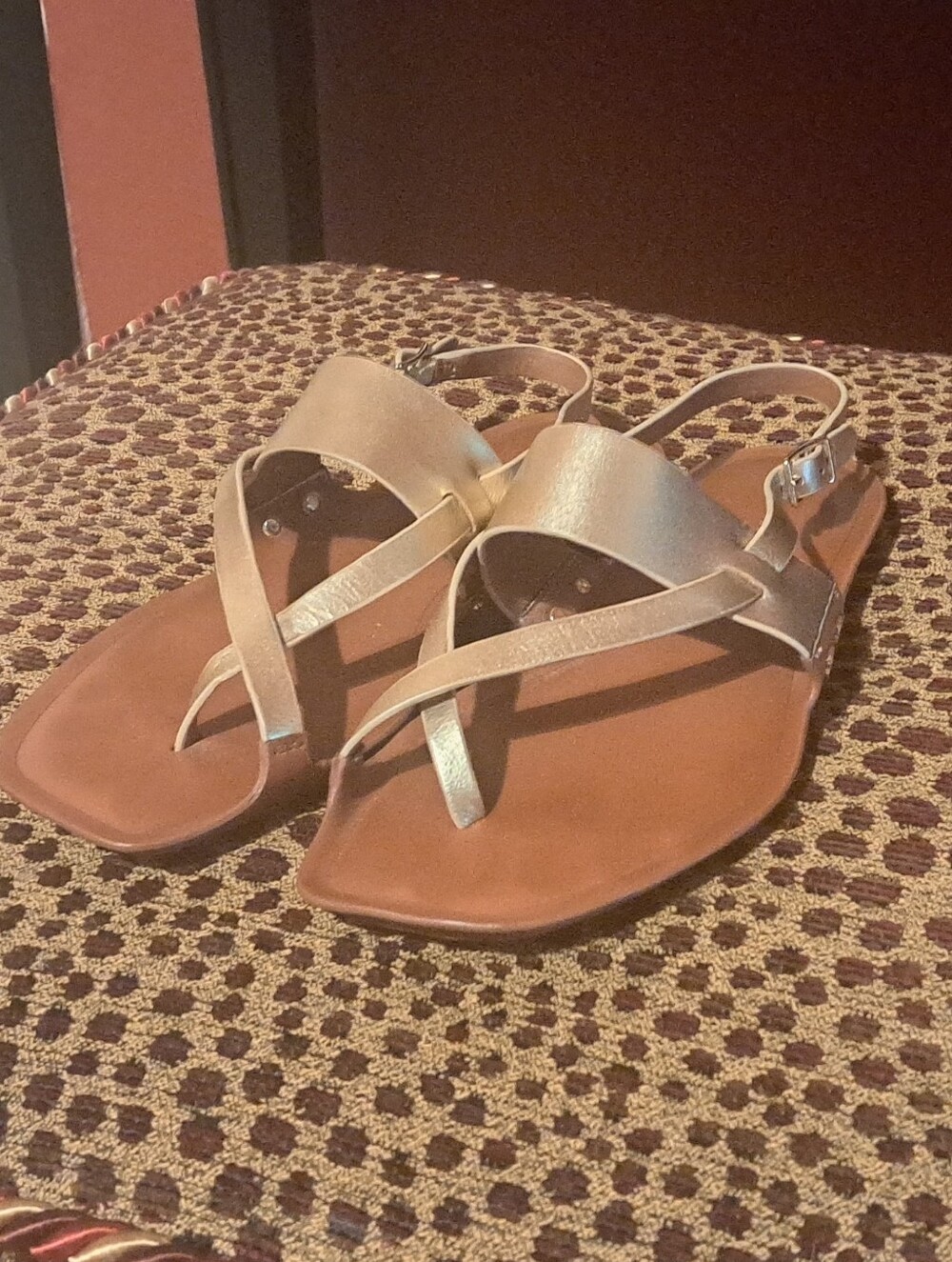 Banana Republic Metallic Gold Leather Toe-Loop Sandals